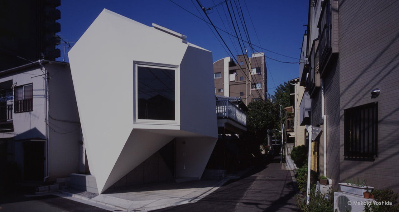 Τα σπίτια των 20 τετραγωνικών στην Ιαπωνία: Όταν η μικρότητα γίνεται τέχνη και το αριστούργημα του Atelier Tekuto