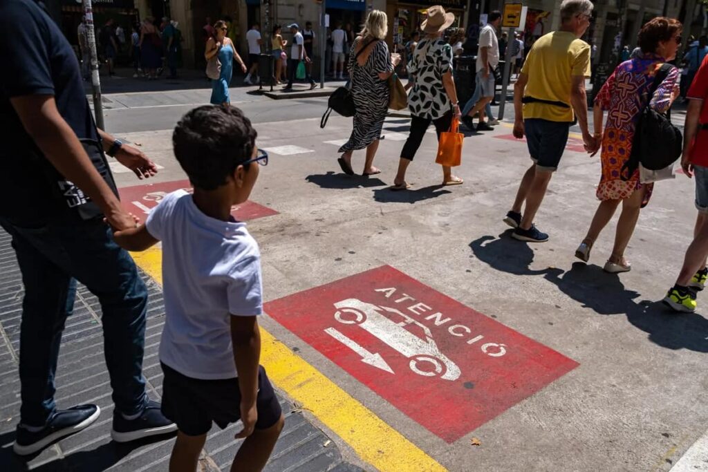 Βαρκελώνη ανακαινίζει τη Las Ramblas με ανασυρόμενα bollards και νέους κυκλοφοριακούς περιορισμούς