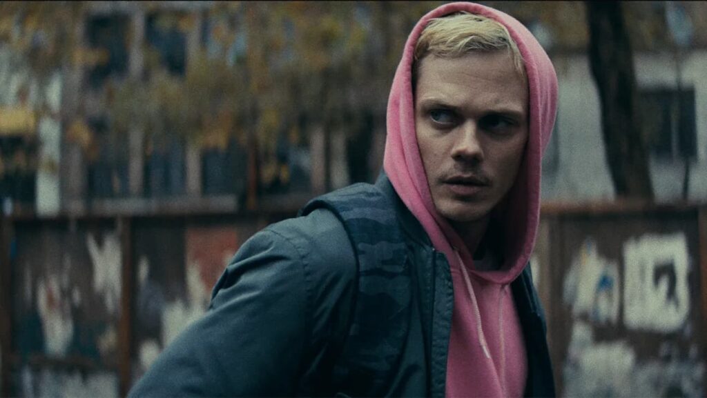 Bill Skarsgård ως Eddie Barrish