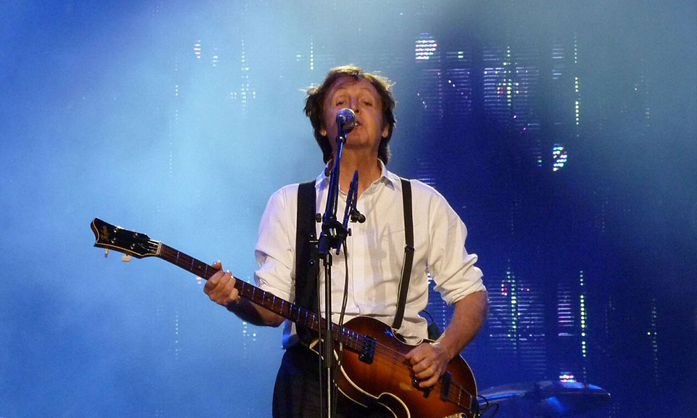 Ο Paul McCartney έπαιξε το 'Help!' των Beatles για πρώτη φορά από το 1990