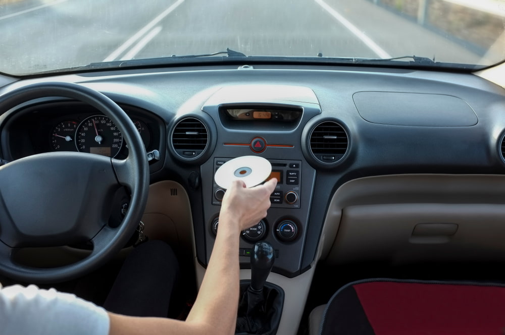 The Car Multi-CD Changer: το soundtrack του δρόμου