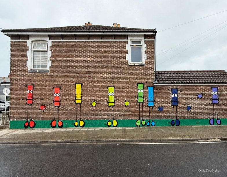Ο διάσημος street artist My Dog Sighs μεταμόρφωσε το Portsmouth με νέες τοιχογραφίες