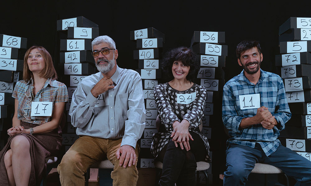 INTERVIEW – Η παράσταση φαινόμενο της ομάδας ΕΜΕΙΣ επιστρέφει στο Θέατρο OLVIO