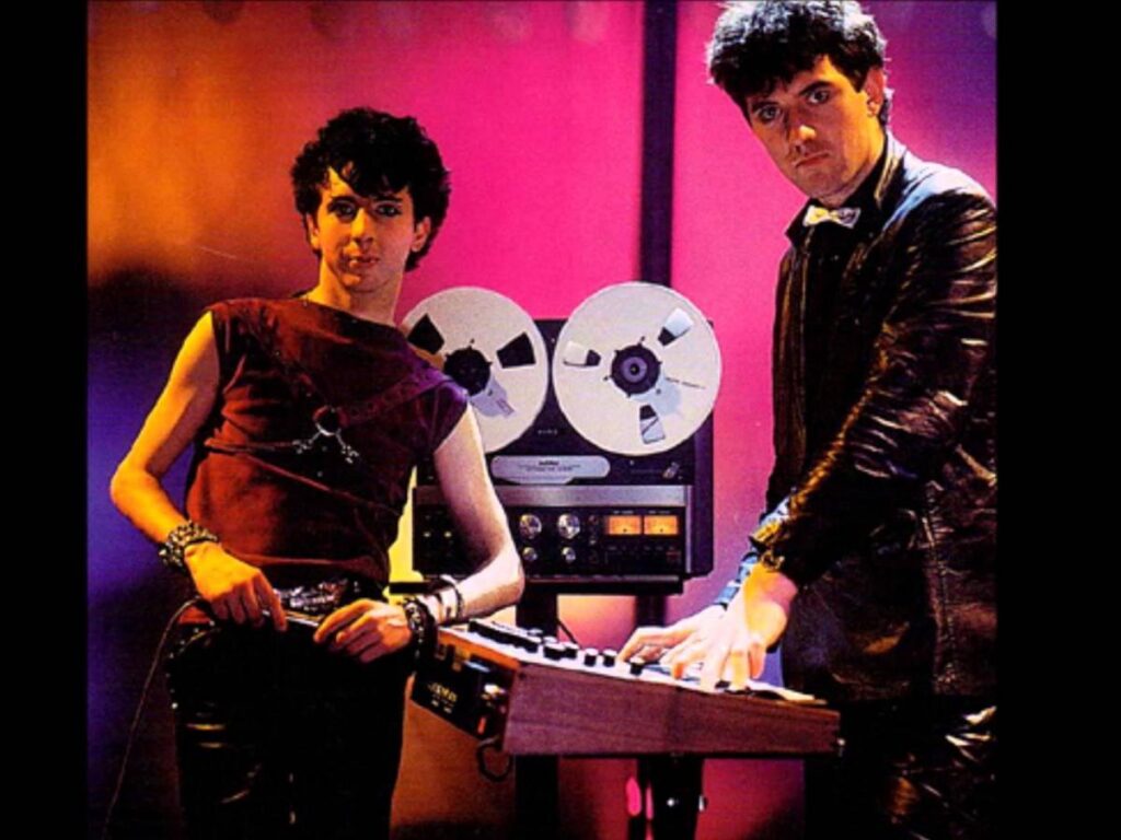 Soft Cell: Neon Φώτα και Αμαρτίες
