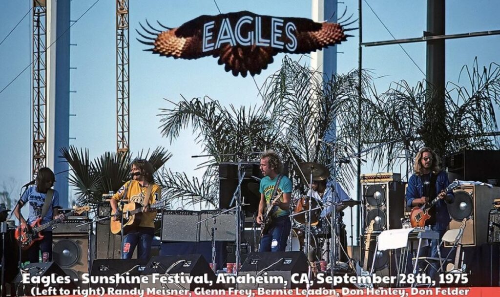 Οι Eagles γιορτάζουν την 50ή επέτειο (λίγο αργά) του άλμπουμ τους One of These Nights με μια νέα deluxe έκδοση.