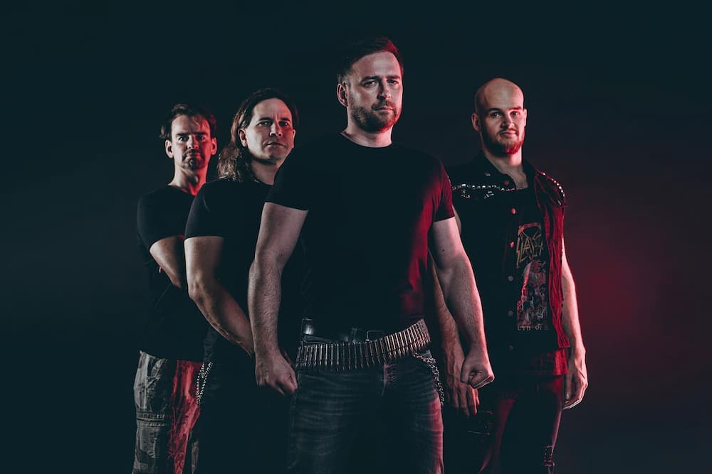 Οι Γερμανοί Inner Axis επιστρέφουν με το επικό single «Midnight Hunter».