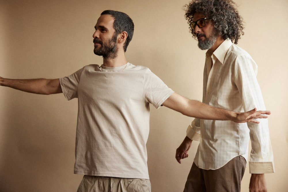Οι Kutiman & Dekel επιστρέφουν με το «Hope», ένα άλμπουμ-βάλσαμο γεμάτο retro soul.