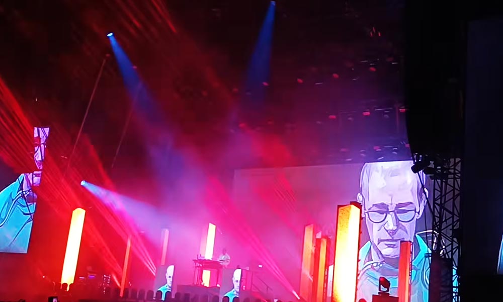 Jean-Michel Jarre στο ΚΠΙΣΝ: μια oπτικοακουστική εμπειρία που ξεπέρασε τα όρια της ηλεκτρονικής μουσικής