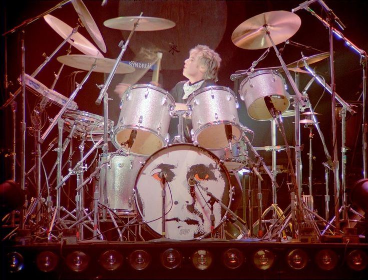 Roger Taylor: Ο θρυλικός drummer των Queen επιστρέφει με νέο σόλο άλμπουμ και U.K. Tour