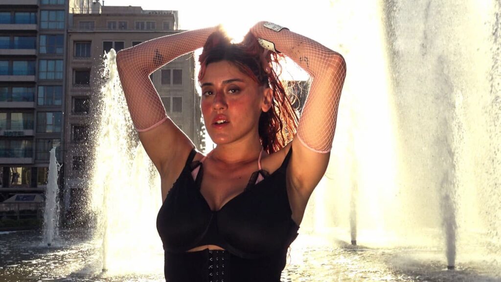 VASSIŁINA: Νέο single & music video «HEATSTROKE» σε μια καυτή Αθήνα