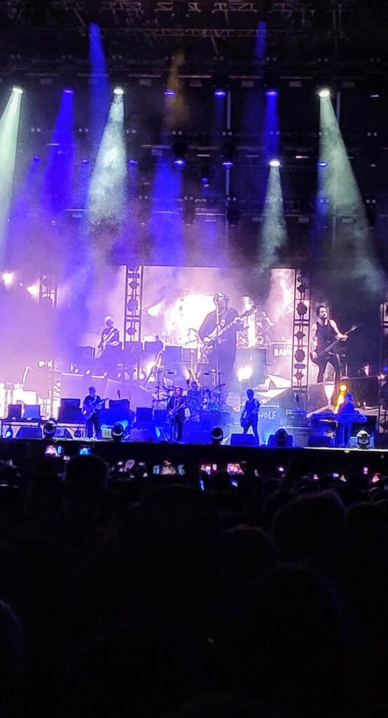 The Cure στο ΟΑΚΑ: Η γλυκιά μελαγχολία μιας συναυλίας που νίκησε τον χρόνο