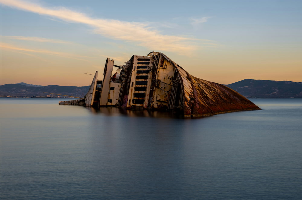 Ελληνικό Urbex: 4 Εγκαταλελειμμένα Μέρη στην Ελλάδα που Κρύβουν Ιστορίες και Μυστήριο