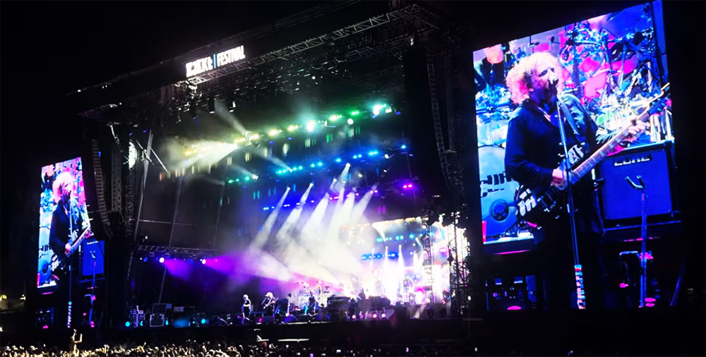 The Cure στο ΟΑΚΑ: Η γλυκιά μελαγχολία μιας συναυλίας που νίκησε τον χρόνο
