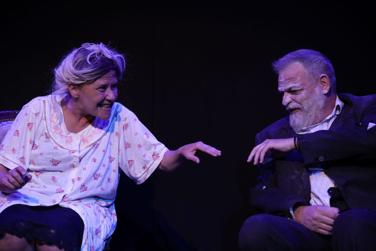 «The Chairs» του Ευγένιου Ιονέσκο στο Theatre of the NO: Μια τραγική φάρσα του Θεάτρου του Παραλόγου