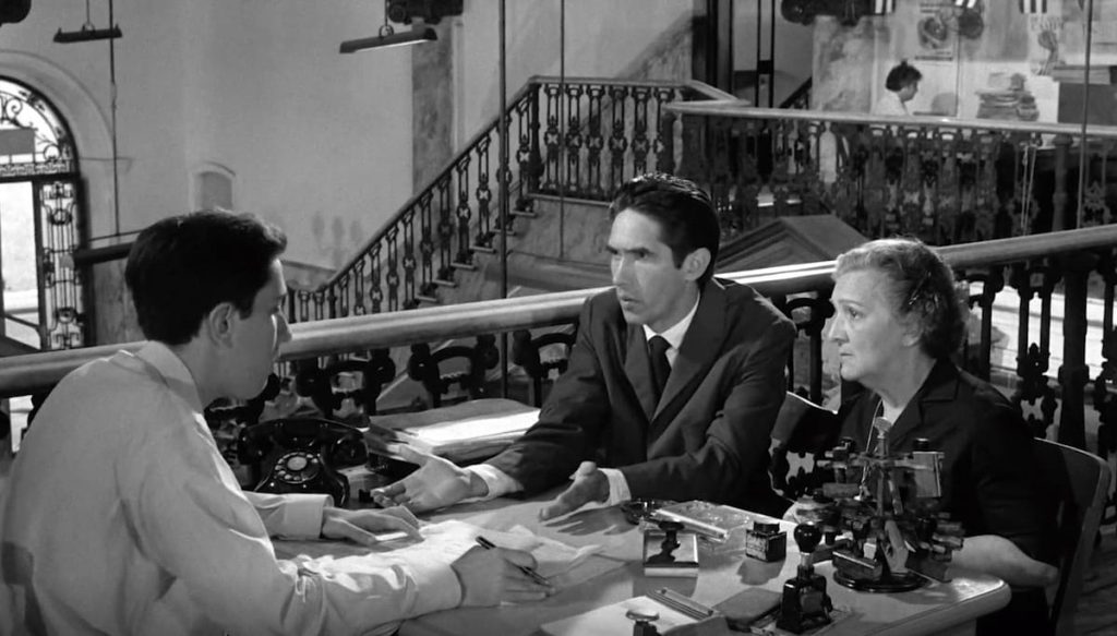 «Ο Θάνατος ενός Γραφειοκράτη»: Η θρυλική μαύρη κωμωδία του Tomás Gutiérrez Alea επιστρέφει στους κινηματογράφους