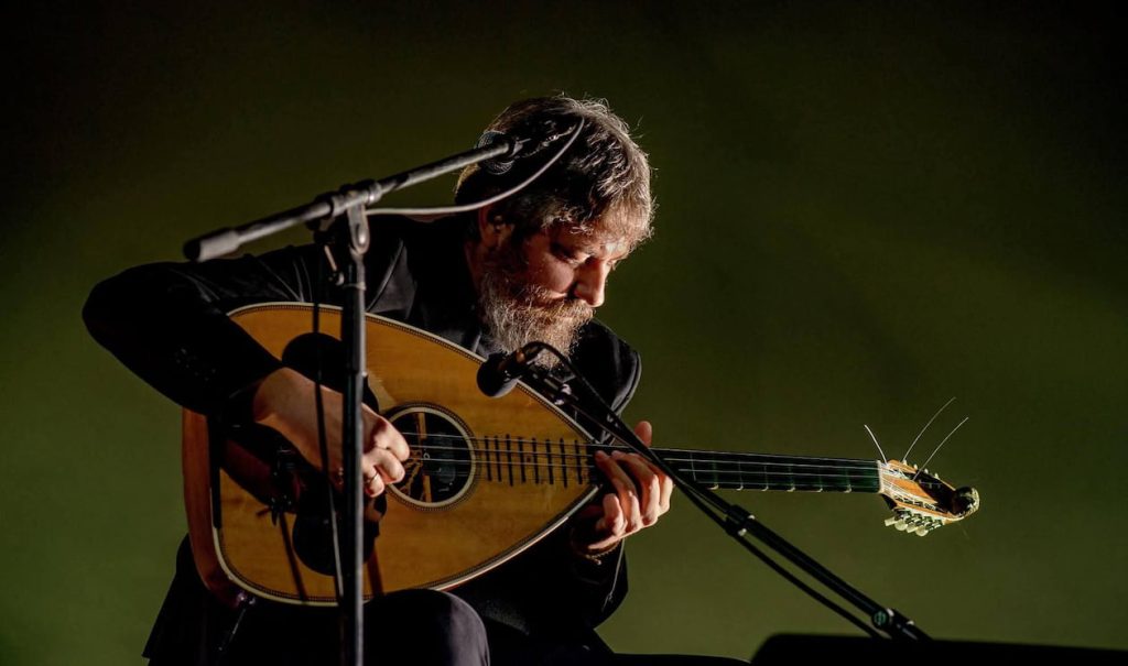 Το Manolakis – Couleur Locale Trio Επιστρέφει στο Theatre of the NO μετά από Sold-Out Εμφάνιση